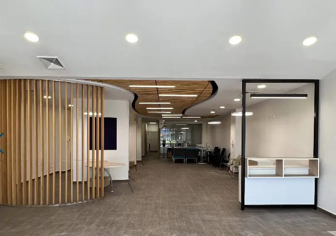 Local Comercial En Las Condes - 1302,1m²