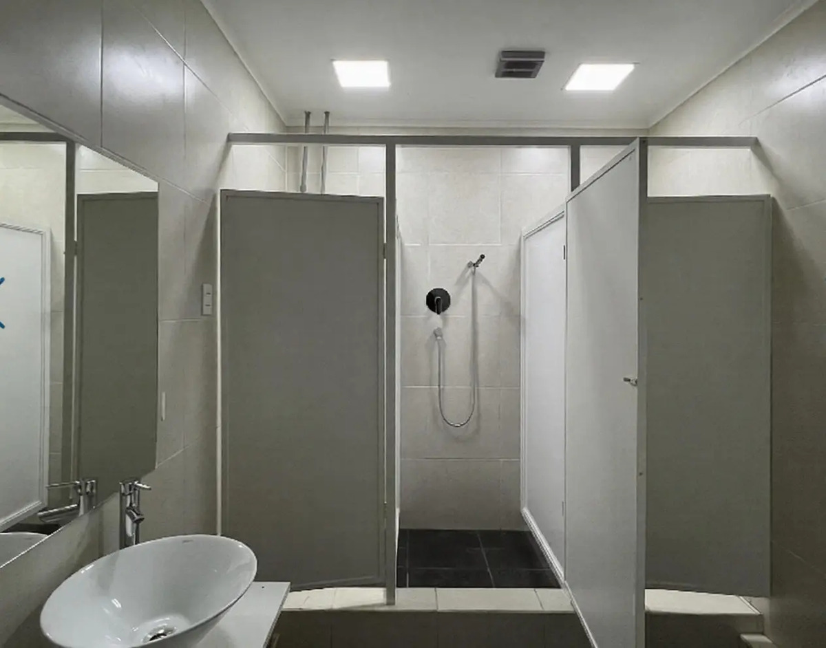 Local Comercial En Las Condes - 1302,1m² — imagen 9