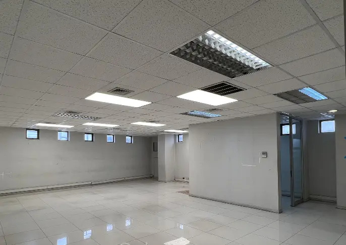 Local Comercial En Las Condes - 1302,1m² — imagen 8