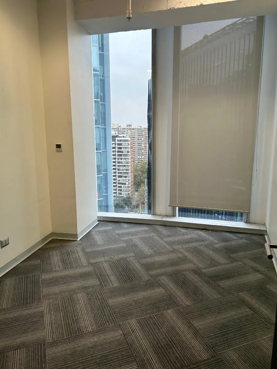 Oficina De 346m2 De Primer Nivel Frente A Parque Araucano — imagen 8