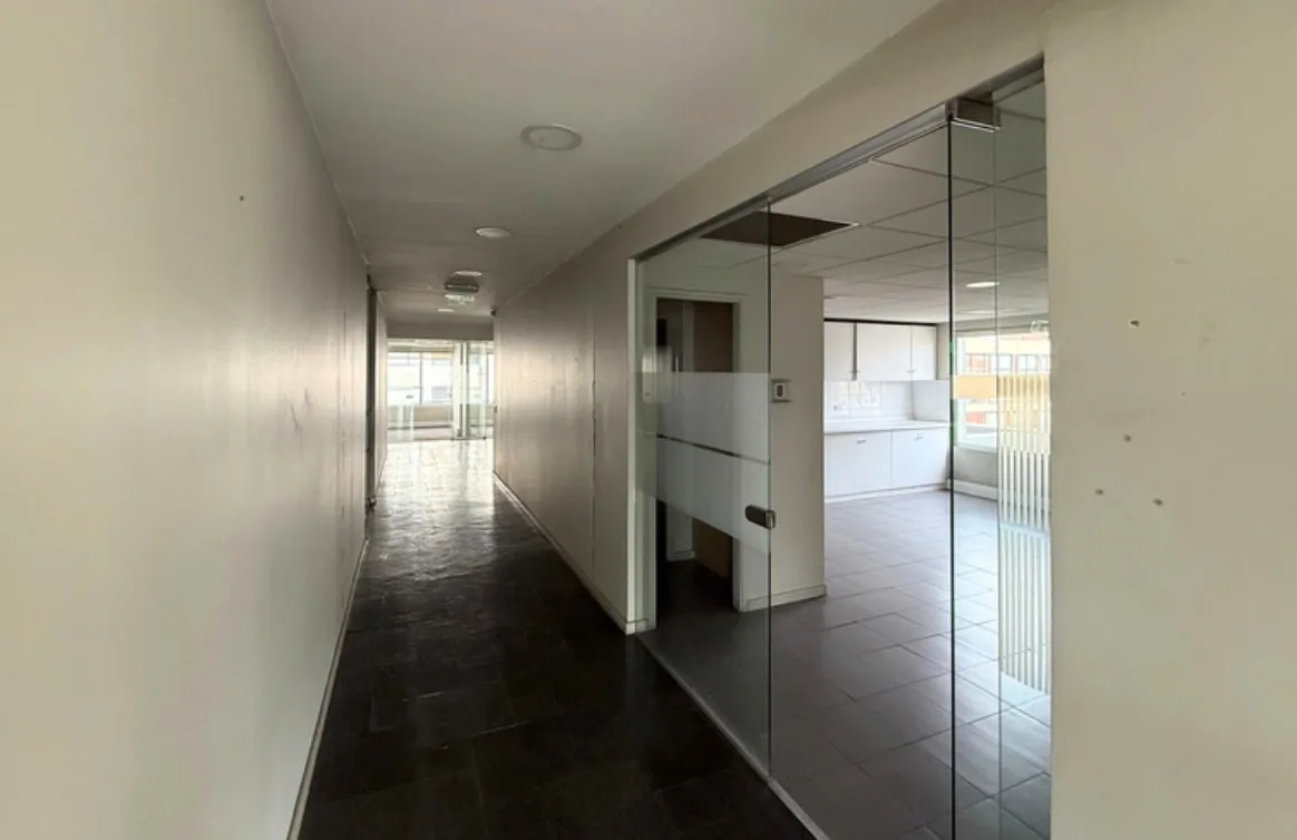Oficina De 312m2 Barrio El Golf