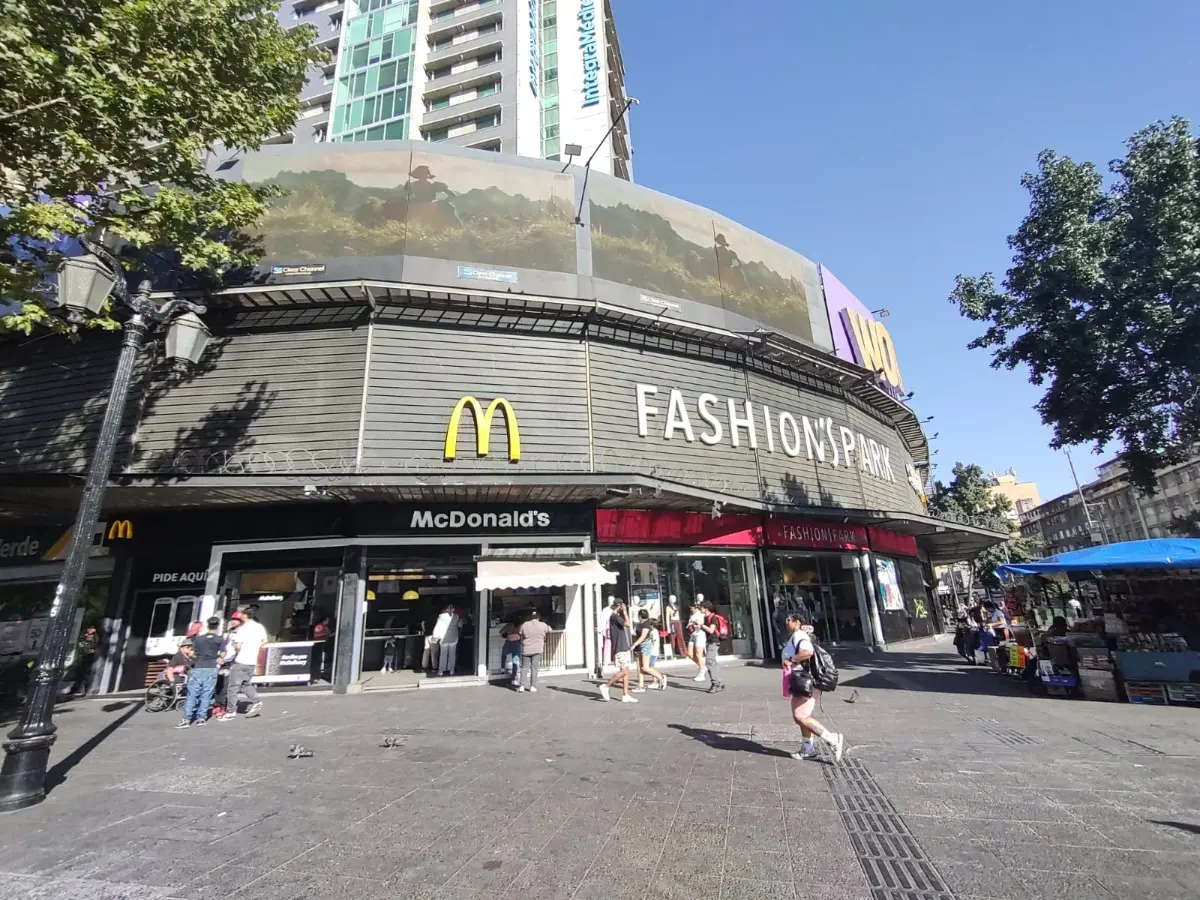 Arriendo Local Comercial De 652 M2, En Centro De Santiago — imagen 2