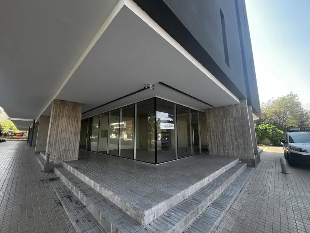Local Comercial De 116m² - Avenida Apoquindo — imagen 3