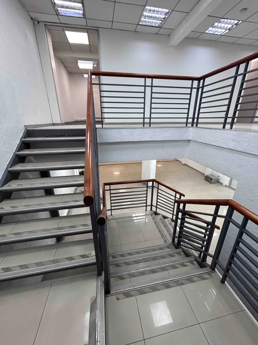 Arriendo Casa Comercial - Ubicación Estratégica En Apoquindo — imagen 7