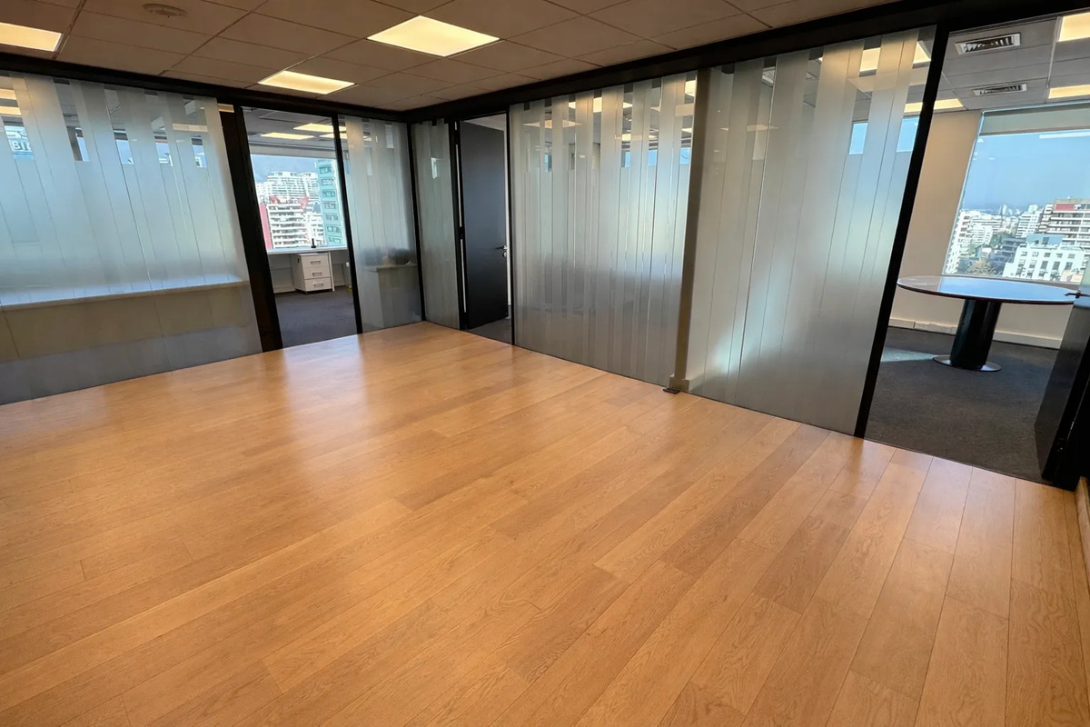 Oficina Amplia Luminosa De Alto Estándar 230m2 Metro El Golf
