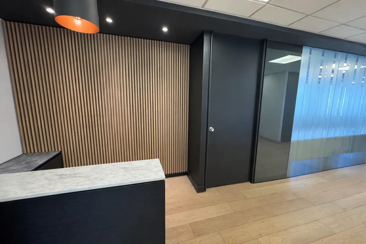Oficina Amplia Luminosa De Alto Estándar 230m2 Metro El Golf — imagen 11