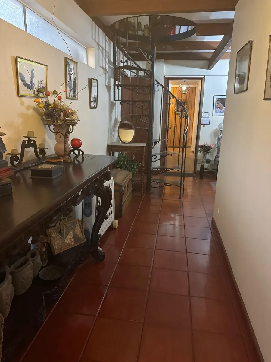 Increible Casa Sólida Barrio Tranquilo Sector Las Hualtatas — imagen 12