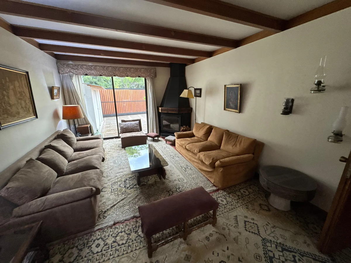 Increible Casa Sólida Barrio Tranquilo Sector Las Hualtatas — imagen 4