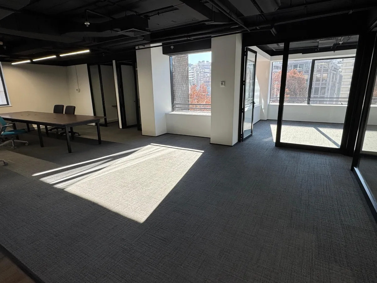 Oficina De 259m2 Remodelada Y Amoblada - Isidora Goyenechea  — imagen 5