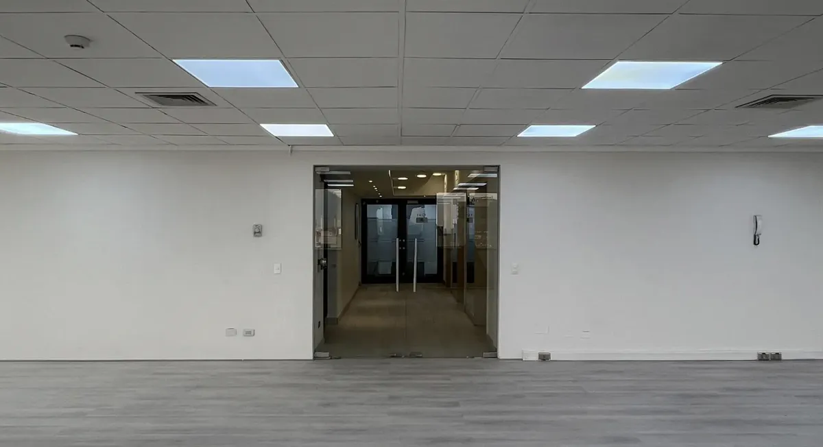 Oficina Habilitada Recien Remodelada De 200m2 — imagen 5