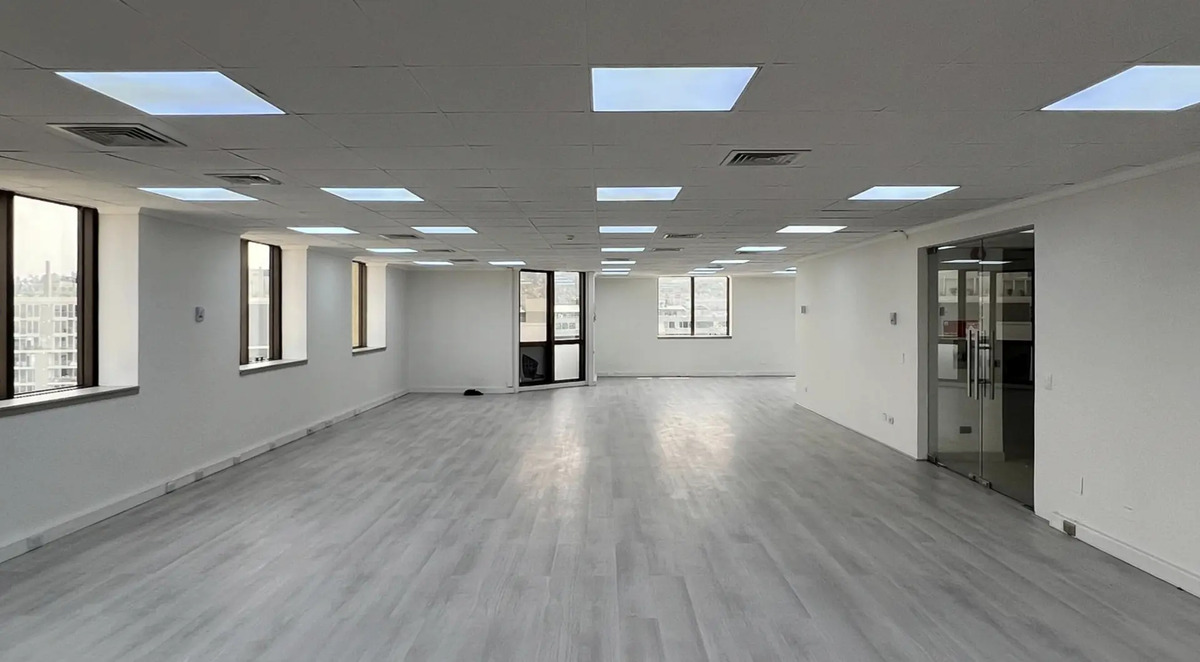 Oficina Habilitada Recien Remodelada De 200m2 — imagen 12