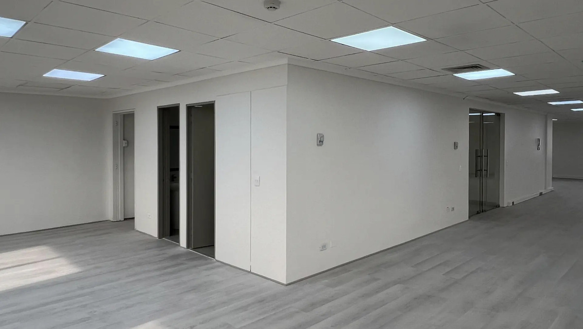 Oficina Habilitada Recien Remodelada De 200m2 — imagen 7