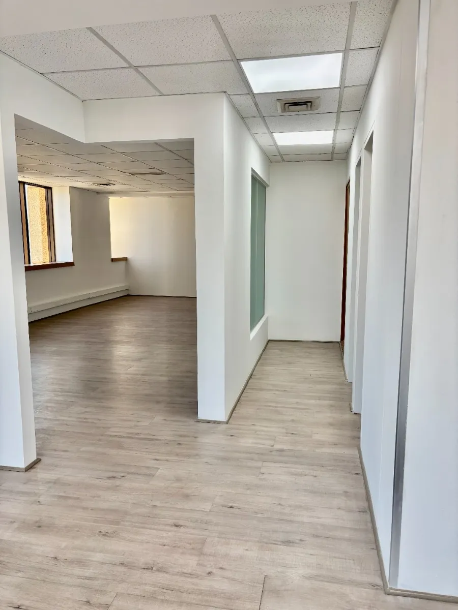 Oficina Habilitada Recien Remodelada De 200m2 — imagen 4
