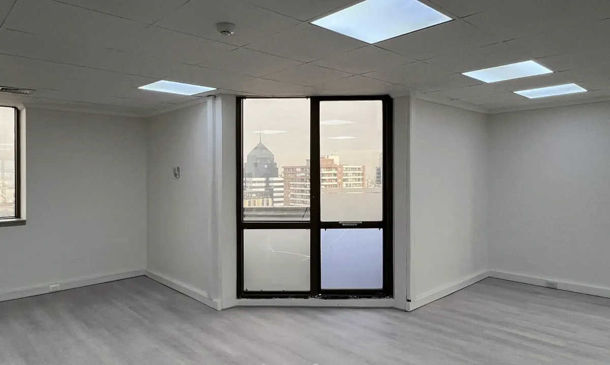 Oficina Habilitada Recien Remodelada De 200m2 — imagen 9