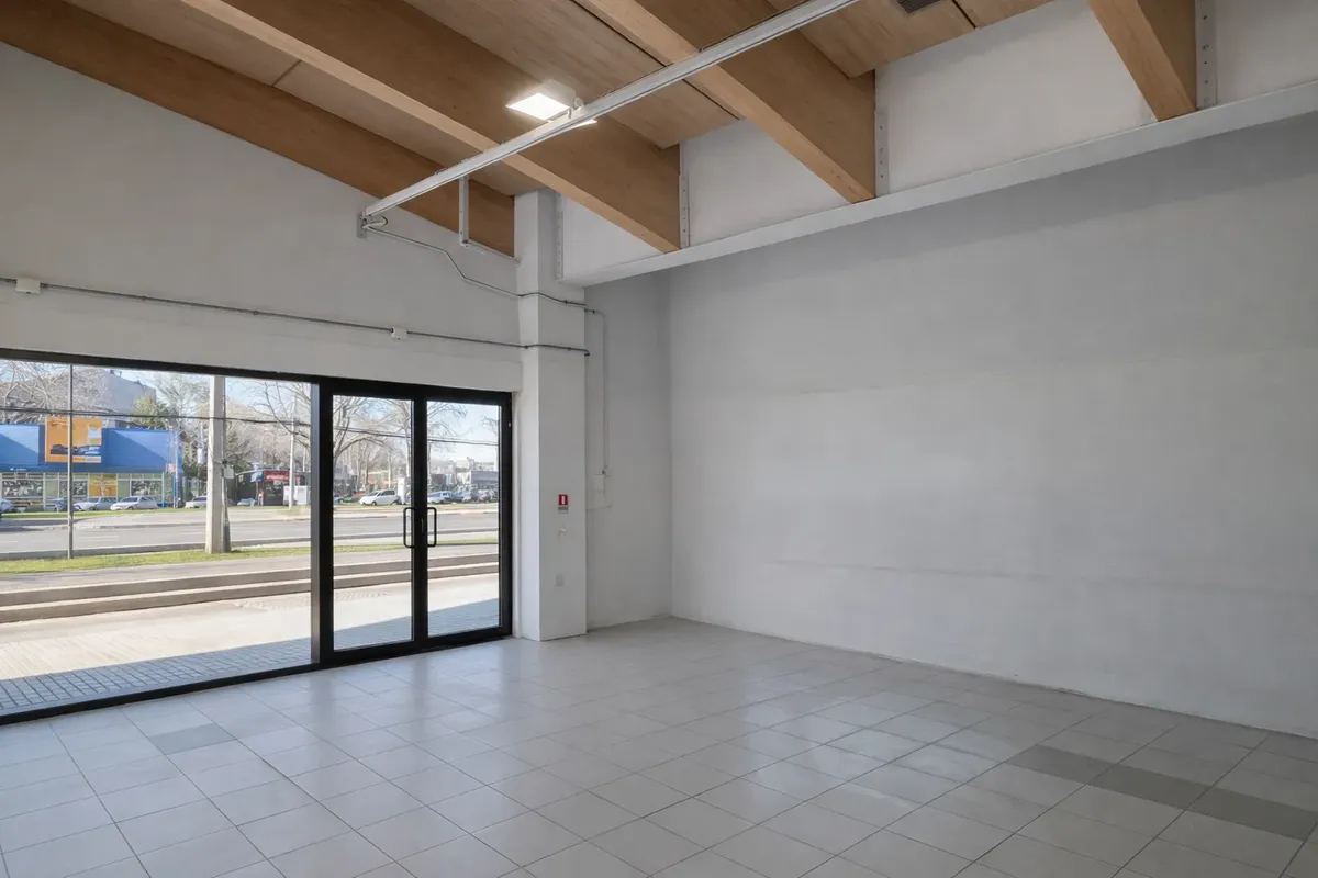 Local Comercial Con Alto Flujo 142,72 M2 - Av. Las Condes — imagen 3