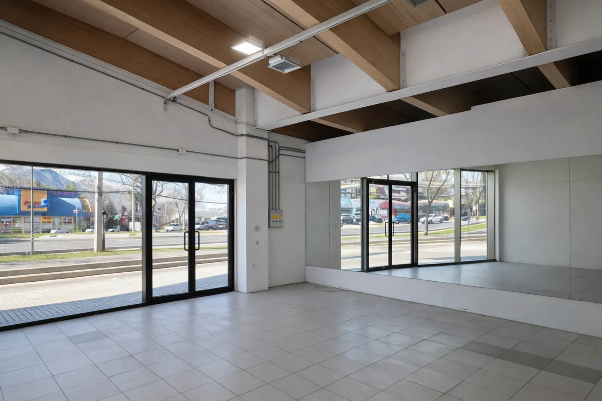 Local Comercial Con Alto Flujo 142,72 M2 - Av. Las Condes — imagen 5