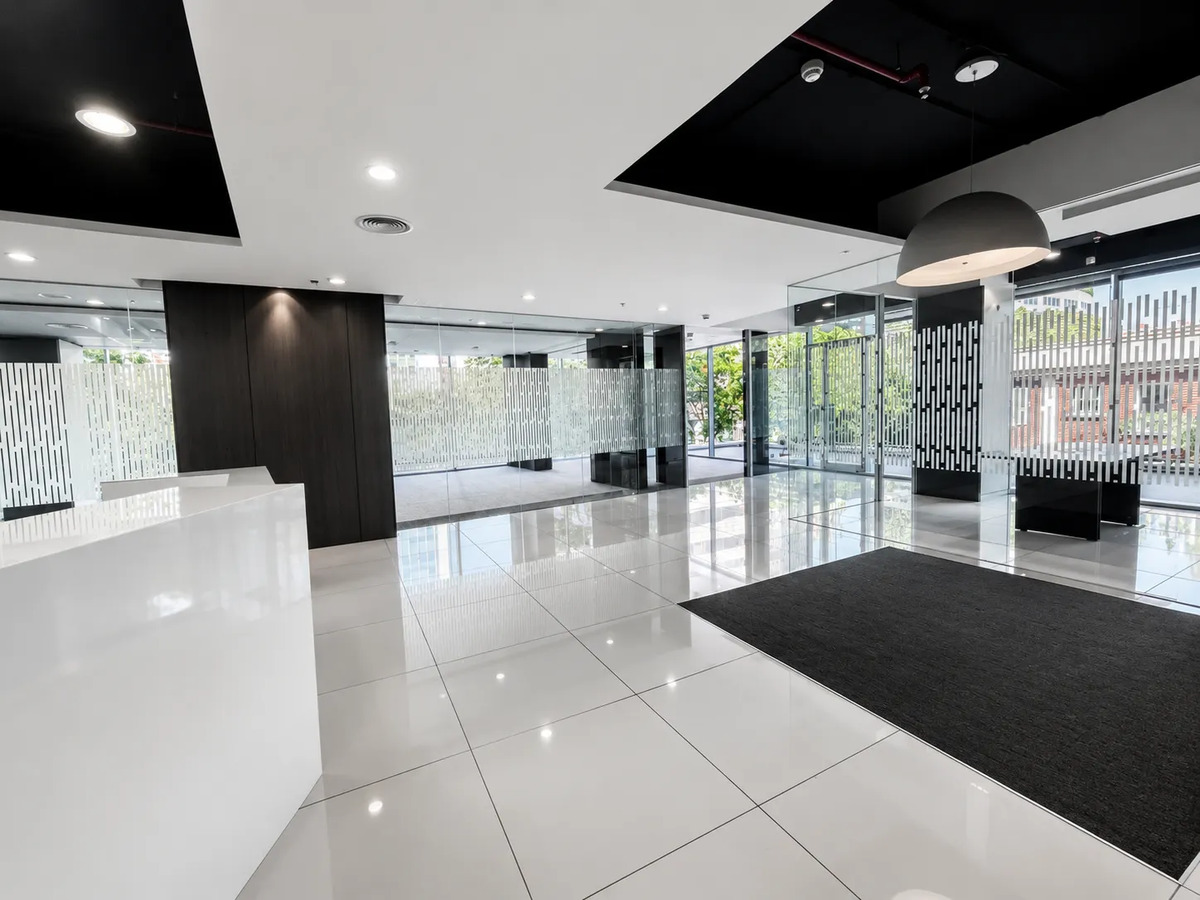 Exclusiva Oficina Corporativa 780m2 Amoblada Clase A El Golf — imagen 3