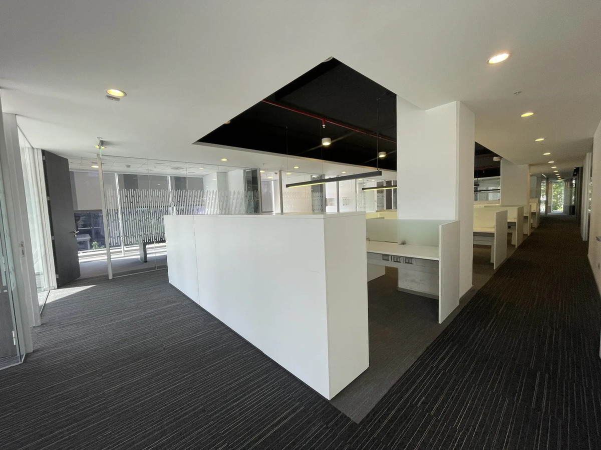 Exclusiva Oficina Corporativa 780m2 Amoblada Clase A El Golf — imagen 5