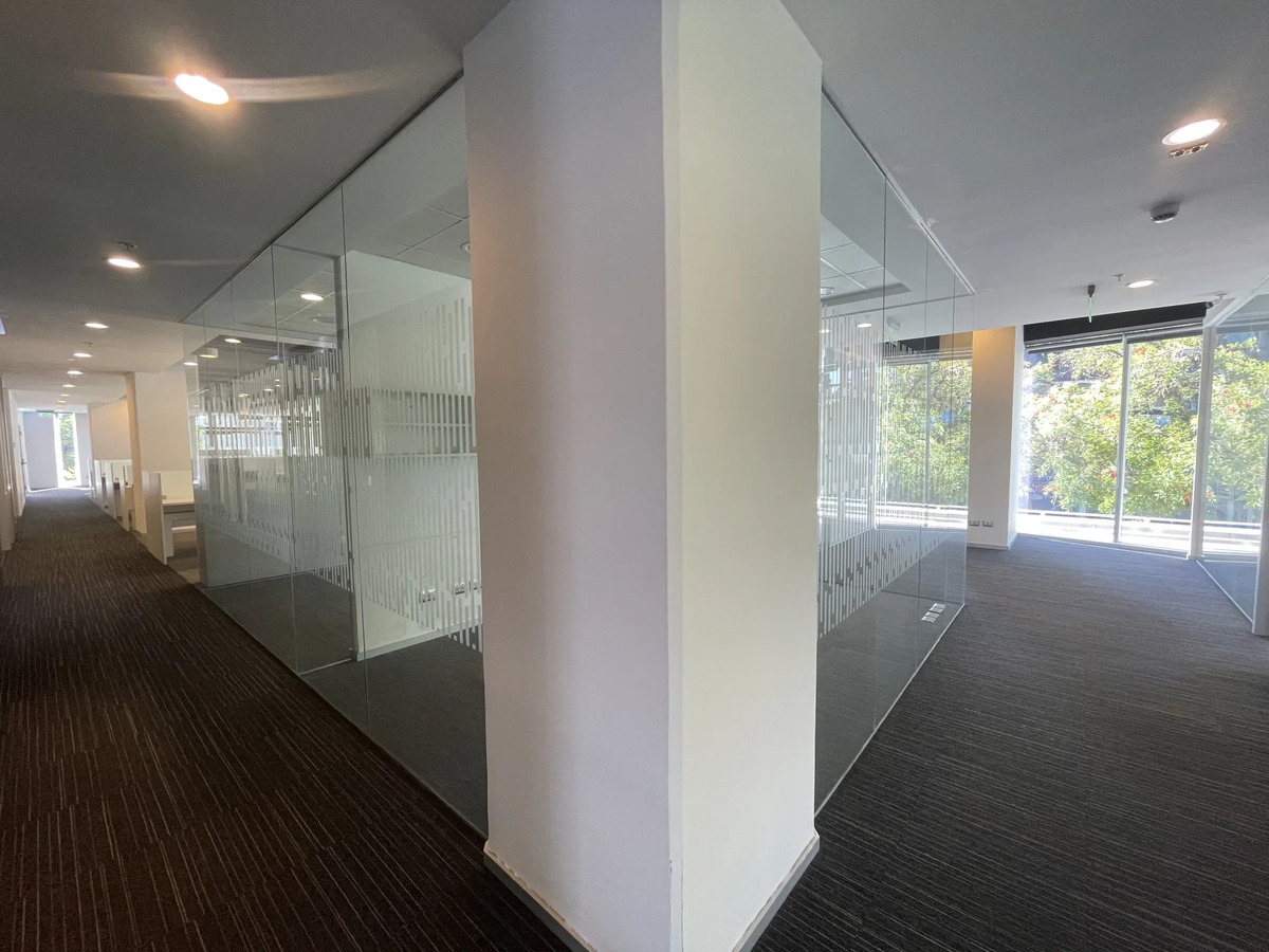 Exclusiva Oficina Corporativa 780m2 Amoblada Clase A El Golf — imagen 11