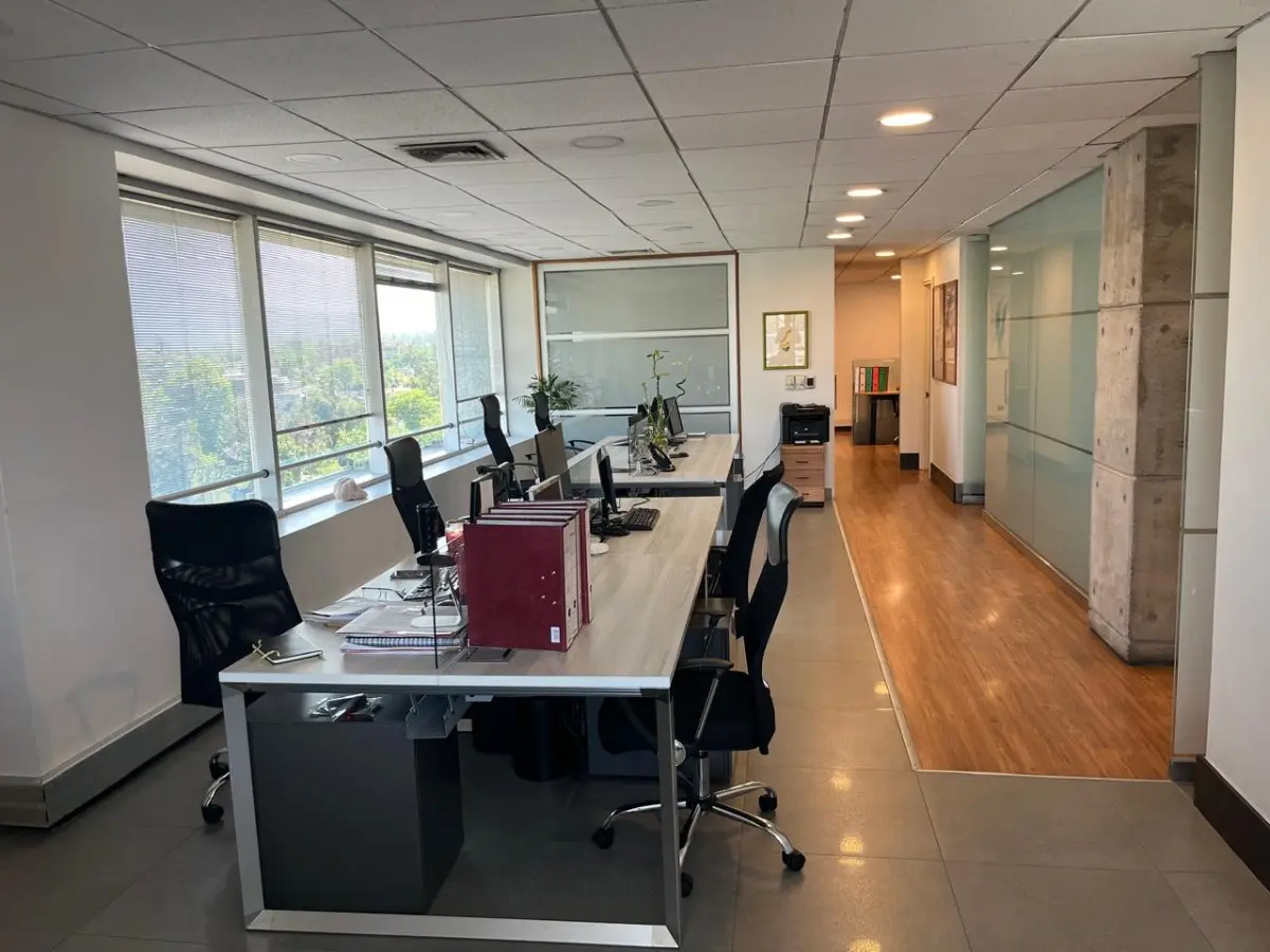 Arriendo Oficina De 242m2 Avenida Vitacura - Am Vespucio