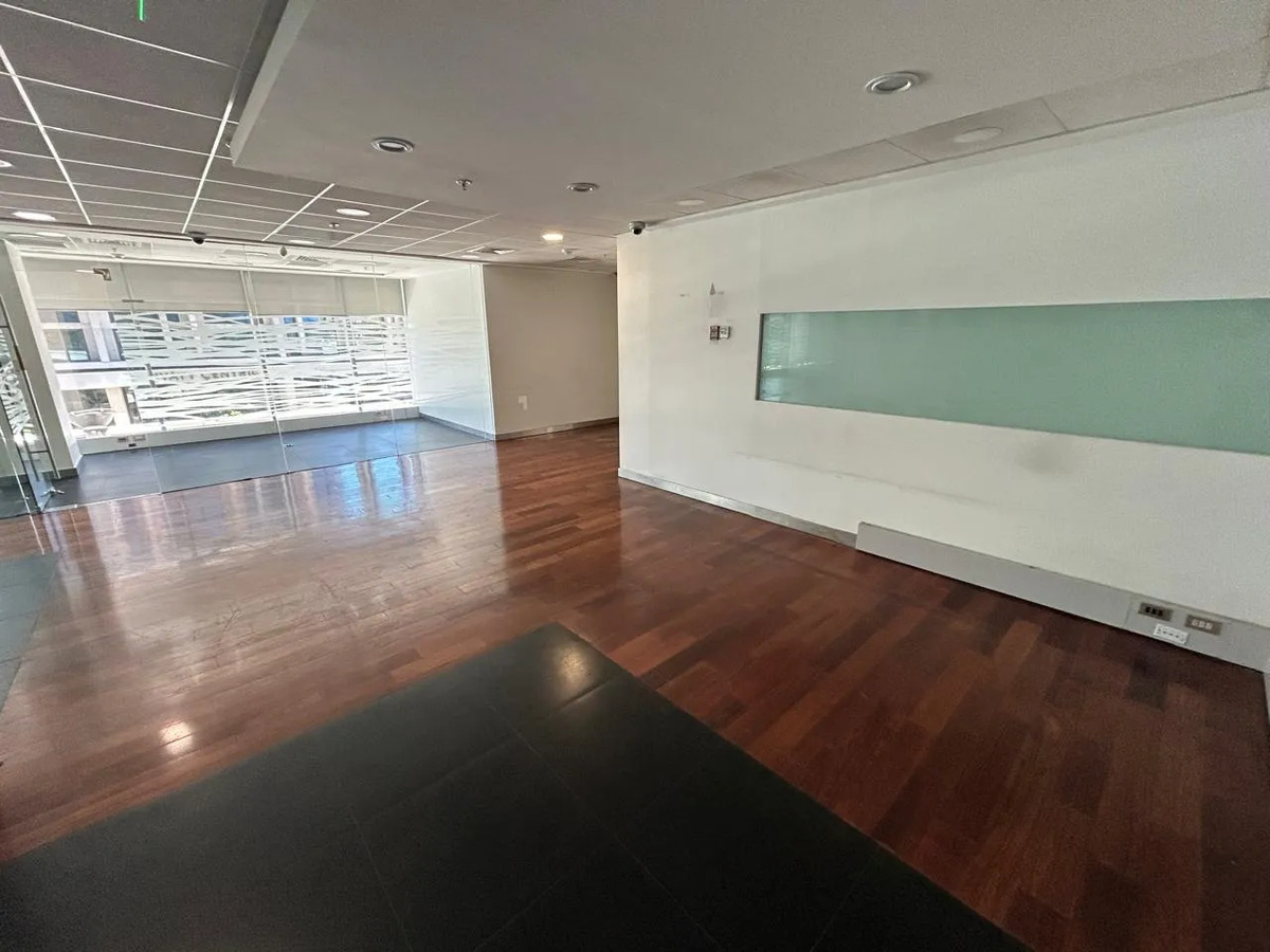 Oficina En El Golf Habilitada De 316m2