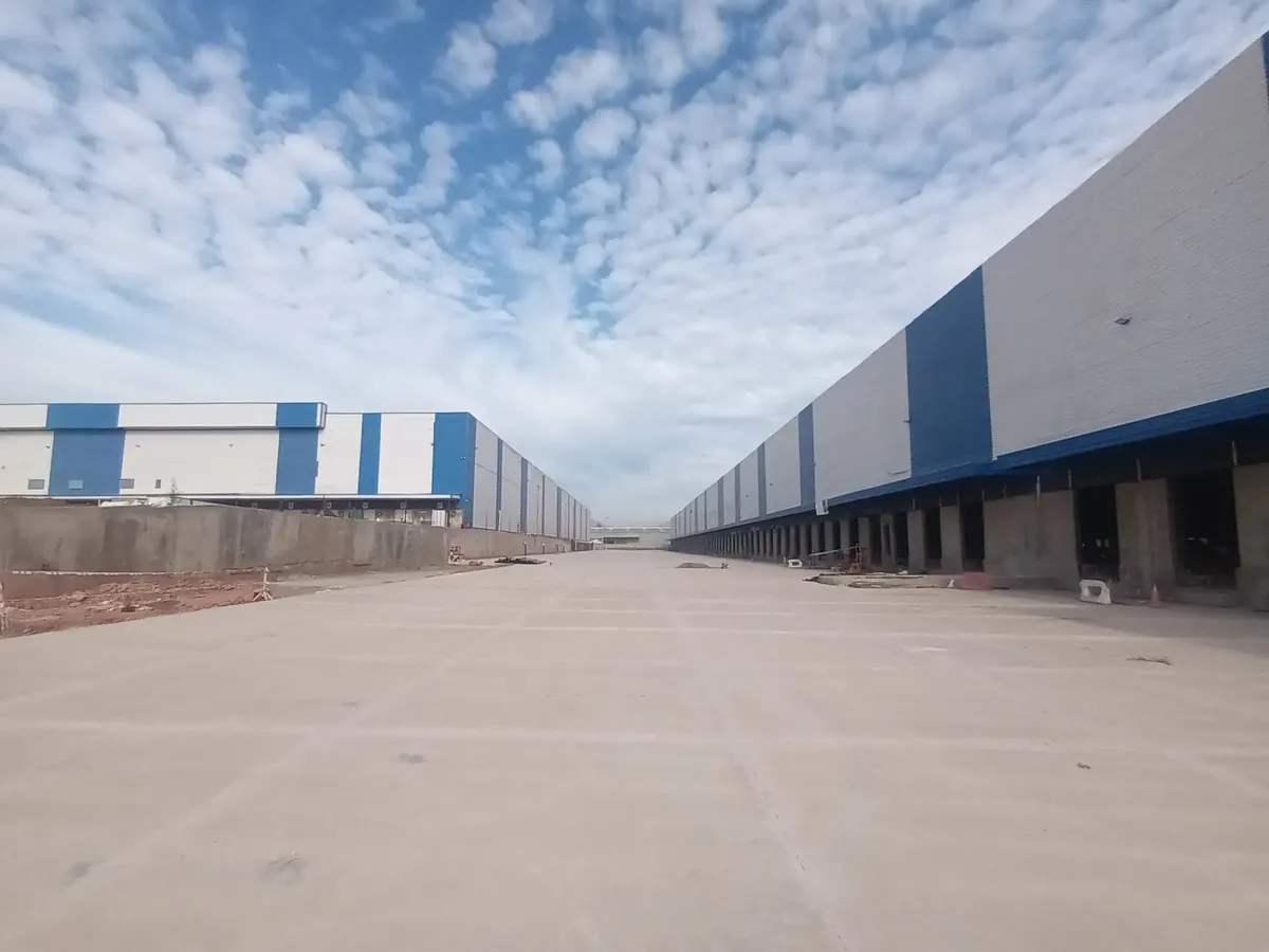 Arriendo De Bodega 5000 M² En Condominio En Lo Espejo