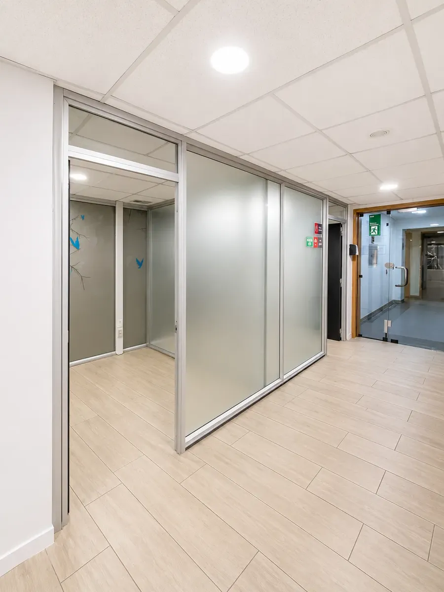 Oficina Habilitada De 300 M2 En El Golf ( Las Condes). — imagen 11