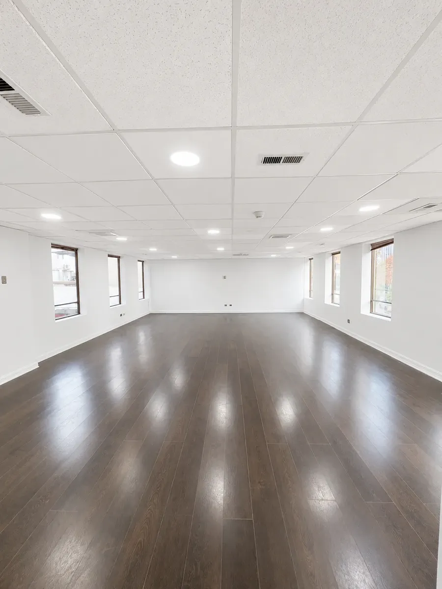 Oficina Habilitada De 300 M2 En El Golf ( Las Condes). — imagen 5
