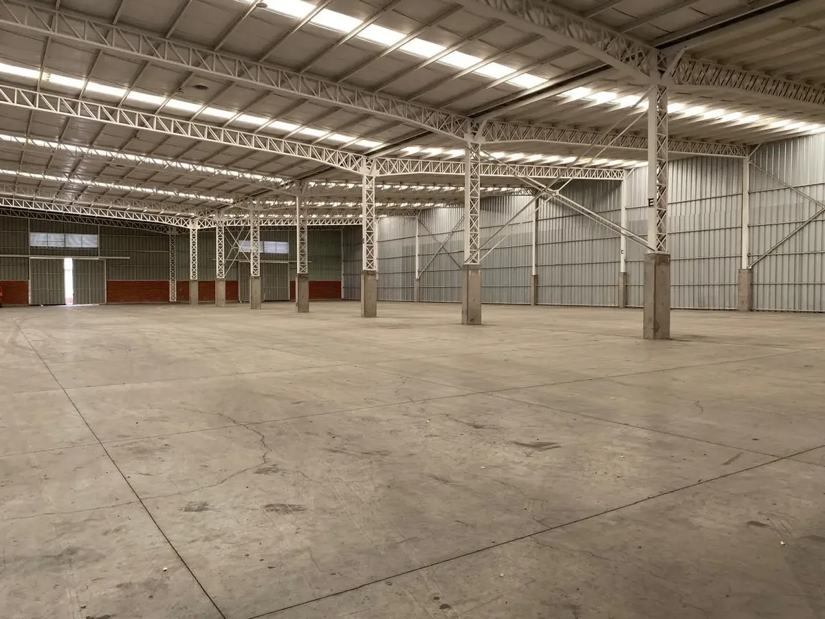 Arriendo Bodegas De 940m2 En Maipu