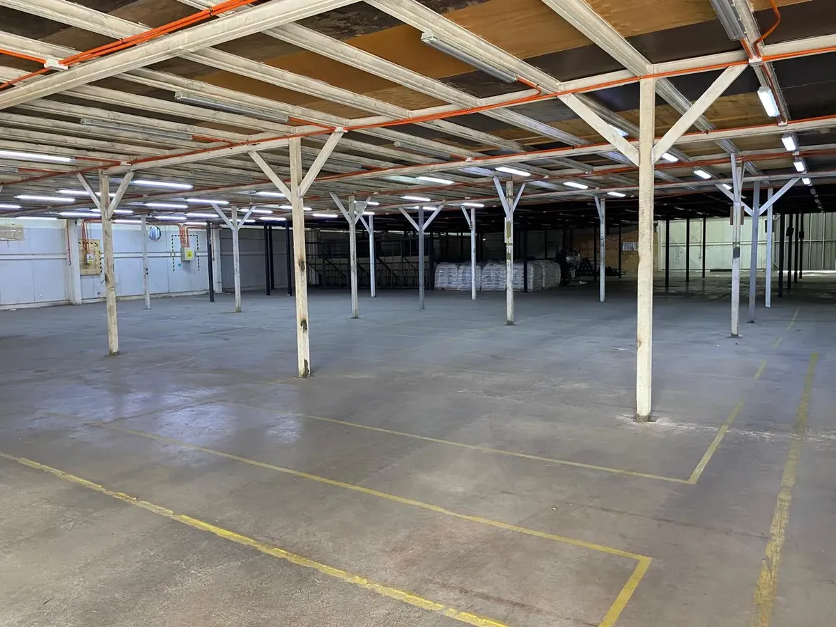 Se Arrienda Espectacular Bodega De 2500m2 En Huechuraba — imagen 5