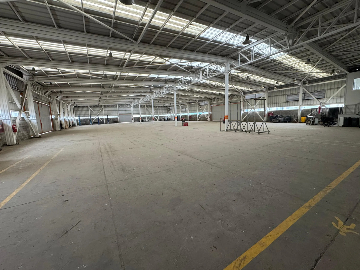 Nave Industrial Impecable 2.490m2 Útiles Terreno De 8.033m2 — imagen 2