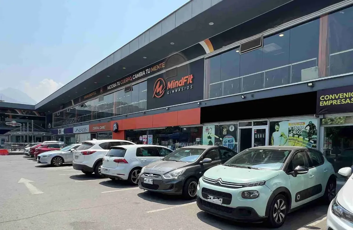 Arriendo Local Comercial En Strip Center, 110 M2, Huechuraba — imagen 3