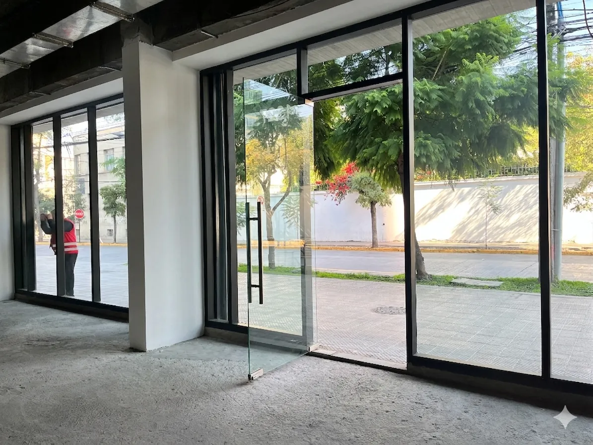 Local Comercial Metro Manuel Montt - 203,86m² — imagen 3