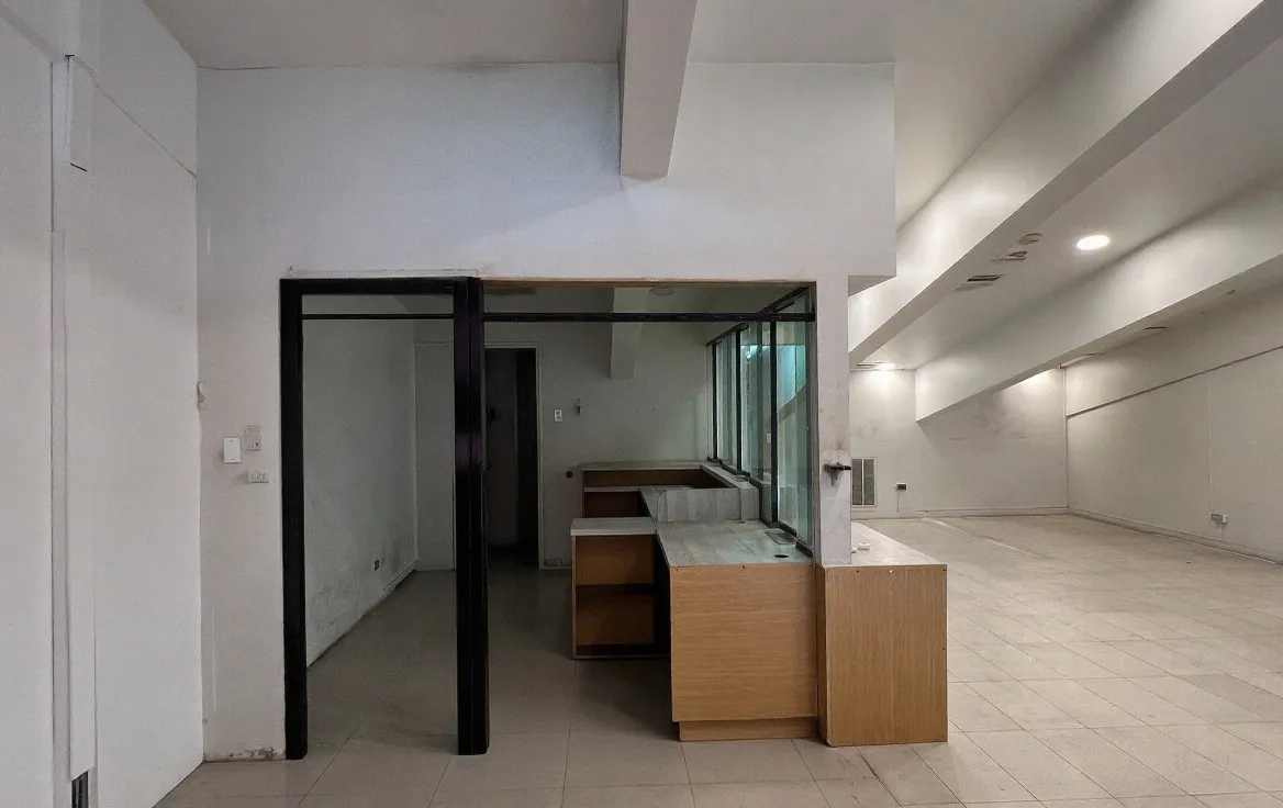Arriendo De Local En Plena Avenida Las Condes 171,8 M2