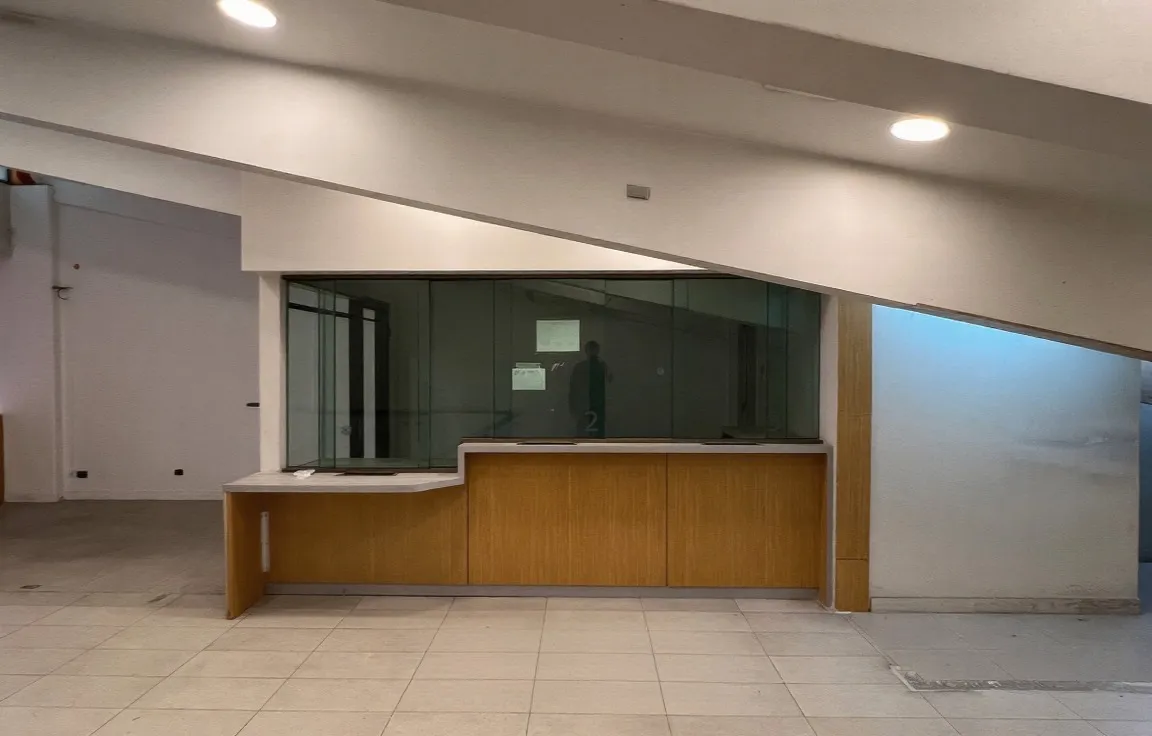 Arriendo De Local En Plena Avenida Las Condes 171,8 M2 — imagen 2