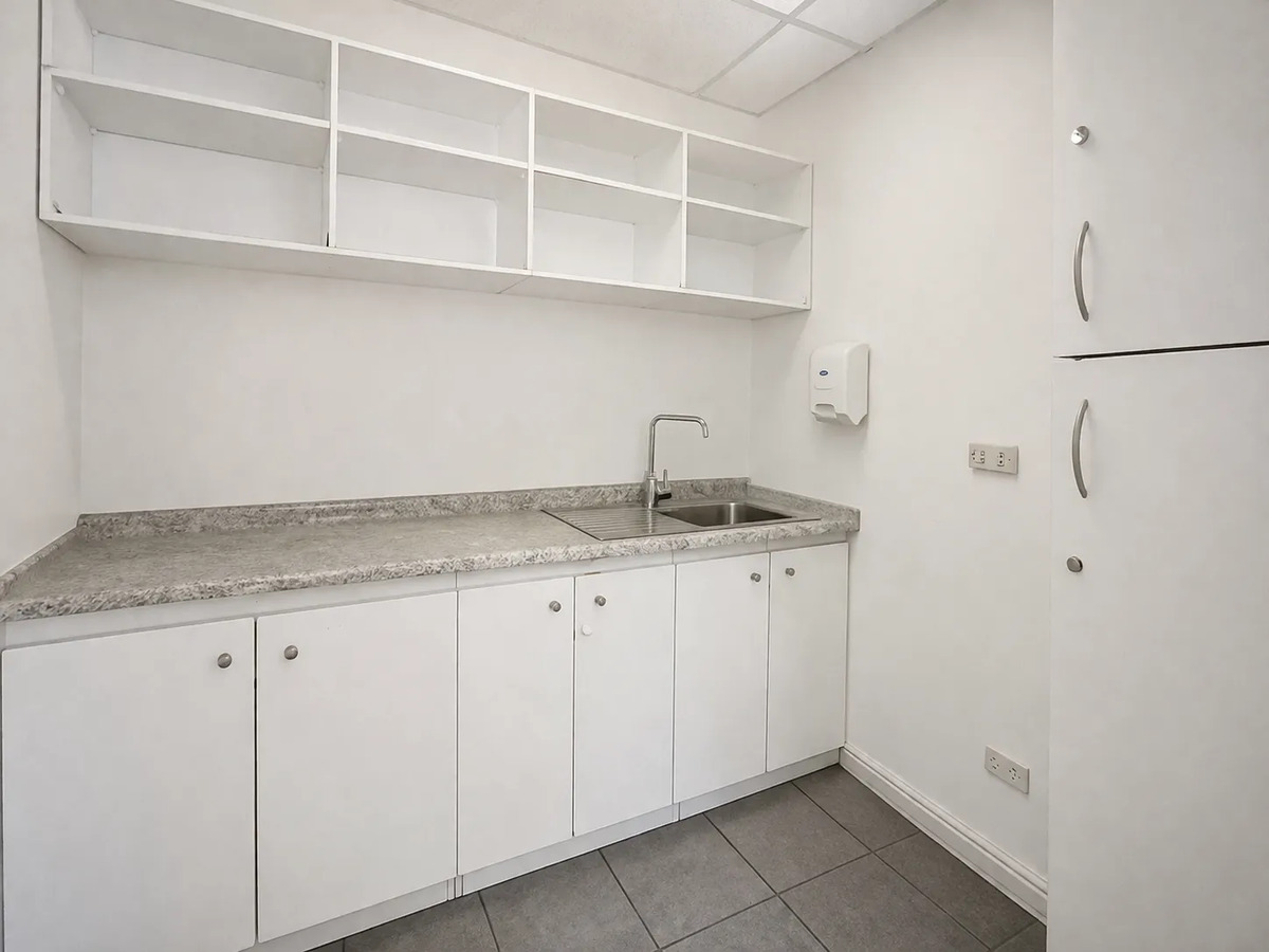 Local Comercial 331,7 M2 - Metro El Golf — imagen 3