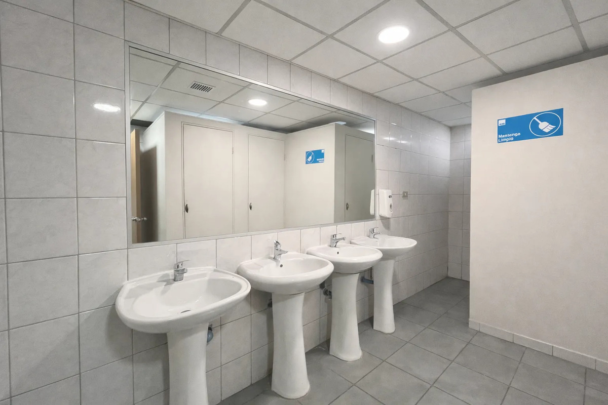 Local Comercial 331,7 M2 - Metro El Golf — imagen 11