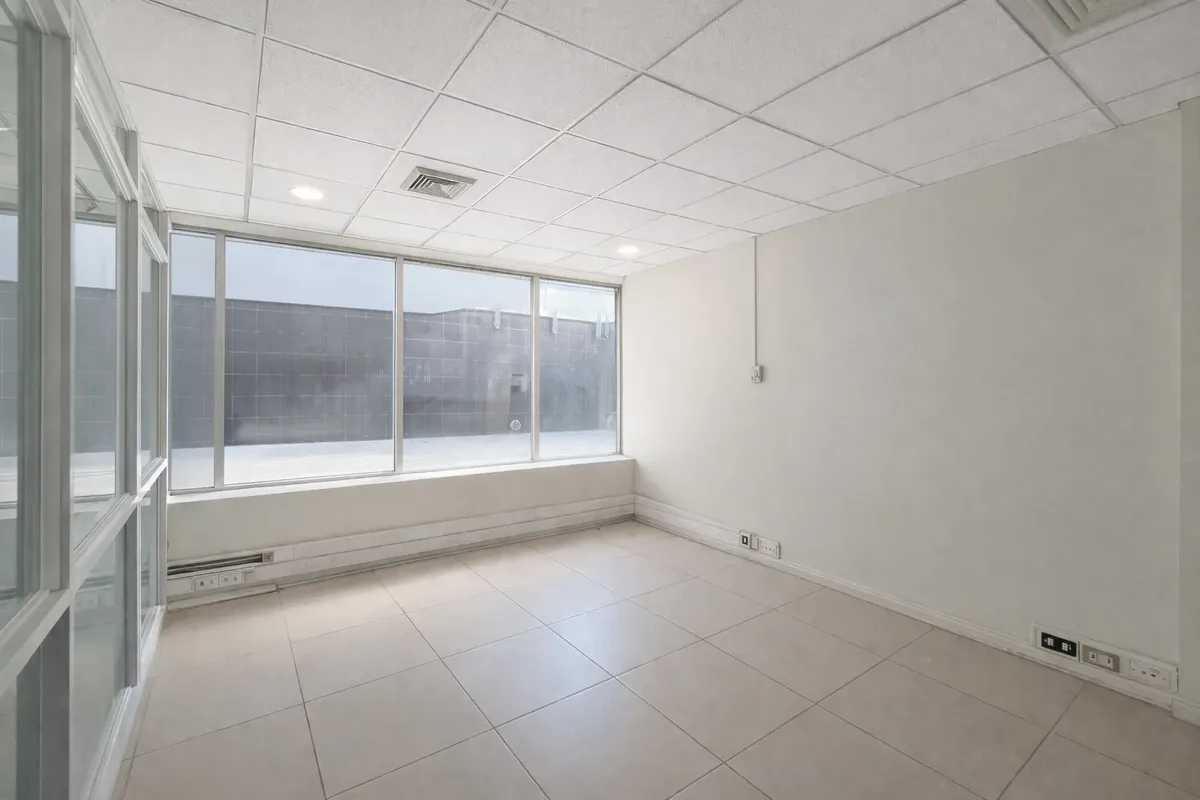 Local Comercial 331,7 M2 - Metro El Golf — imagen 10