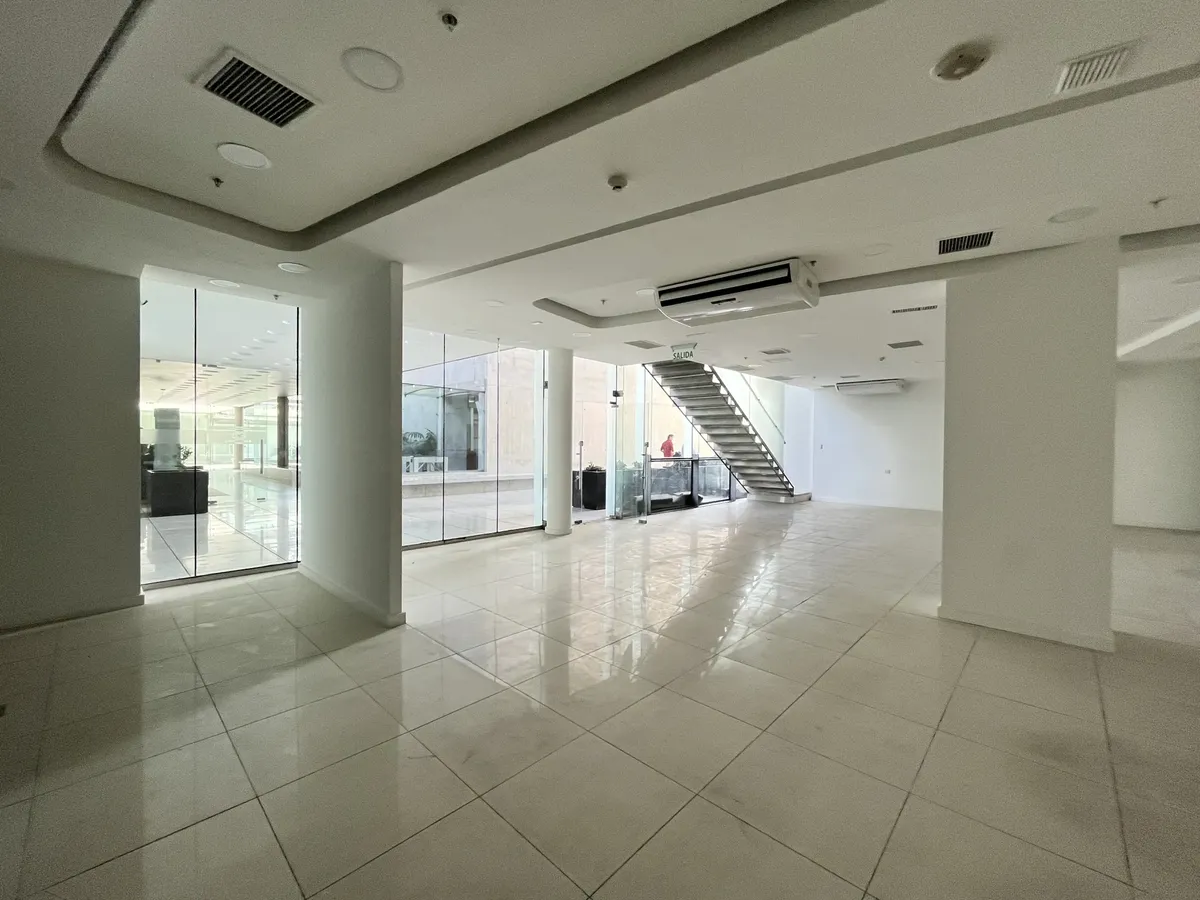 Local Comercial De 320 M2, Escuela Militar — imagen 8
