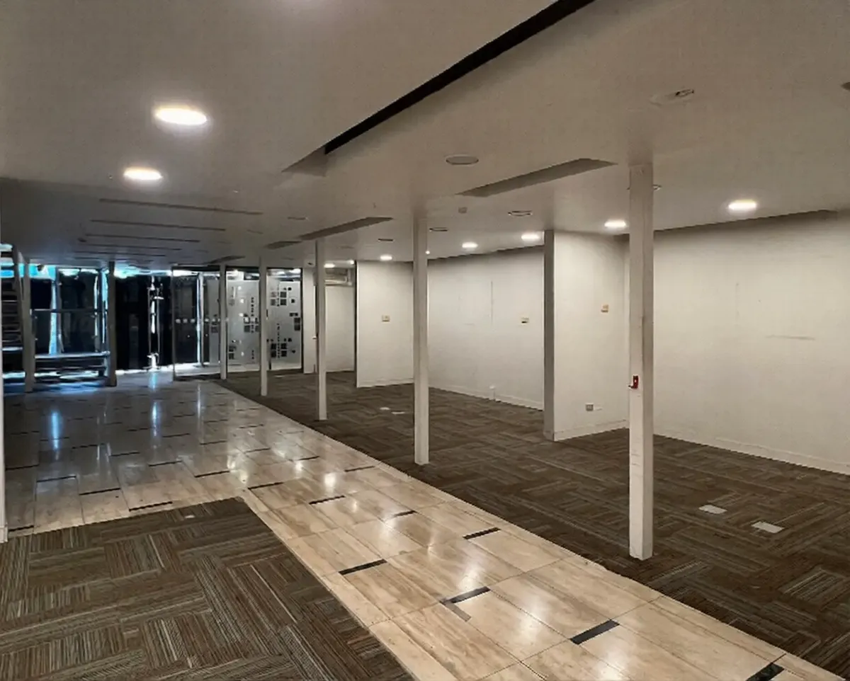 Amplio Local Comercial 171,8 M2 - En Av. Las Condes