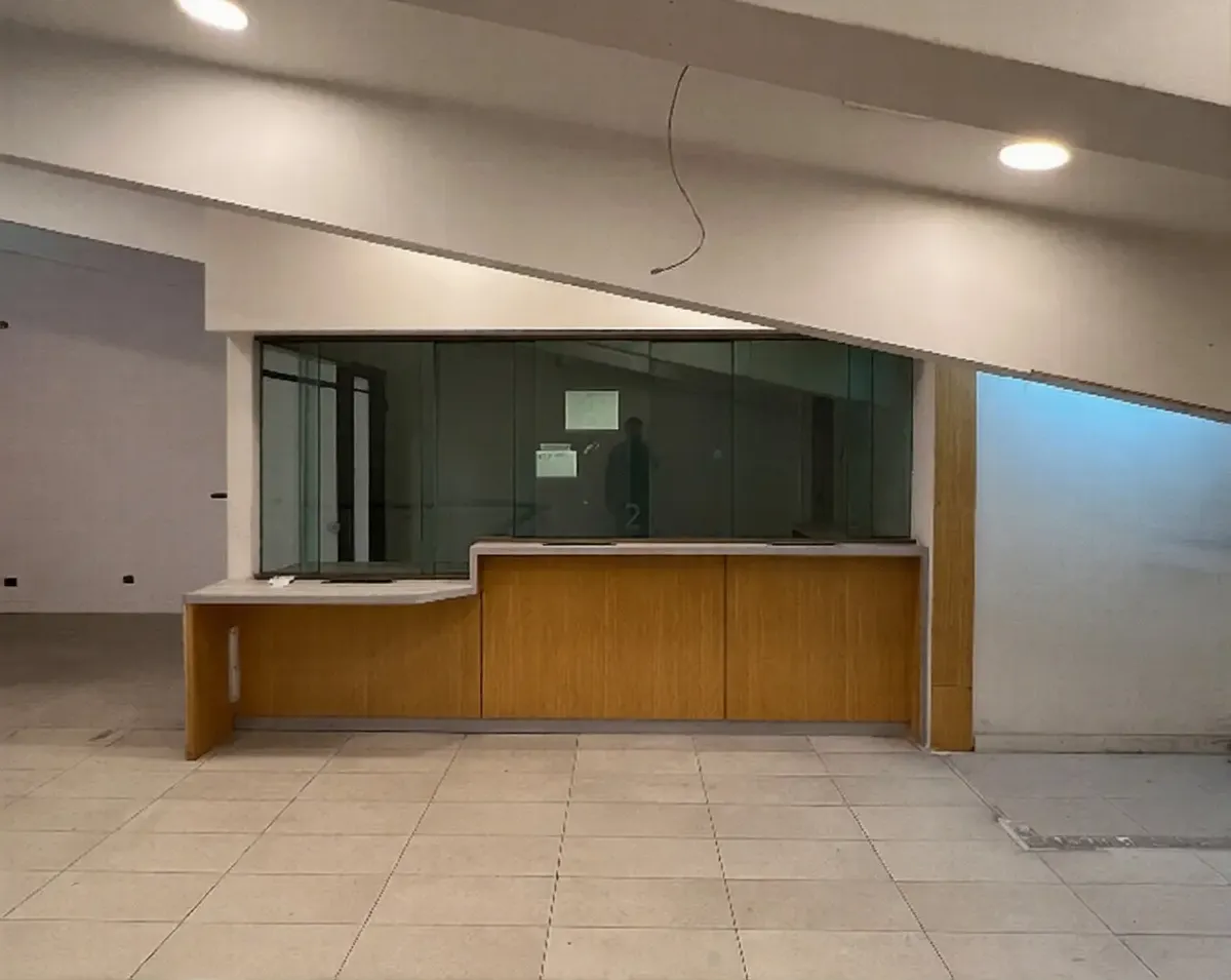 Amplio Local Comercial 171,8 M2 - En Av. Las Condes — imagen 2