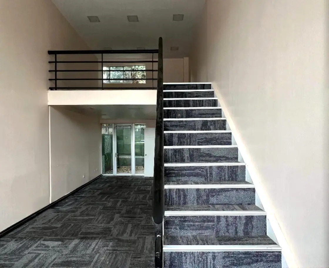 Local Comercial De 56 M2, Lo Barnechea