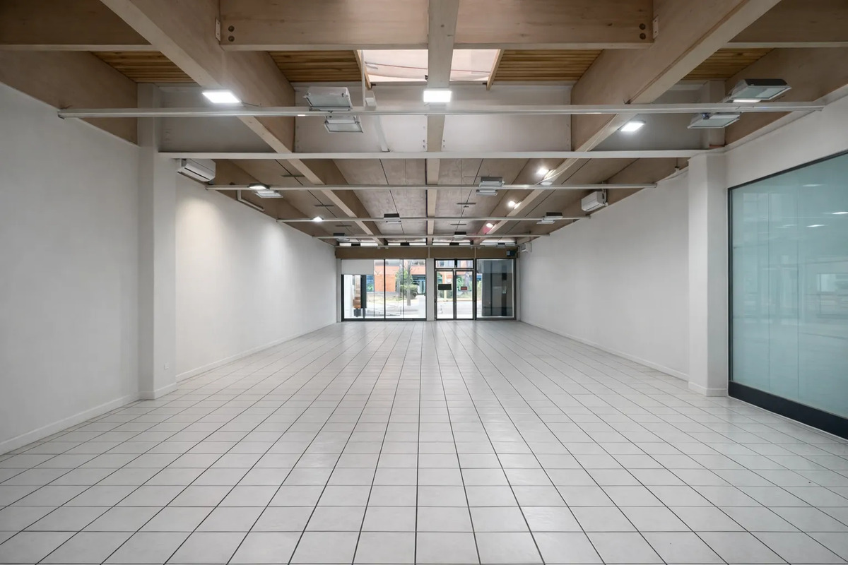 Arriendo Local Comercial De 176,7m2 | Av. Las Condes