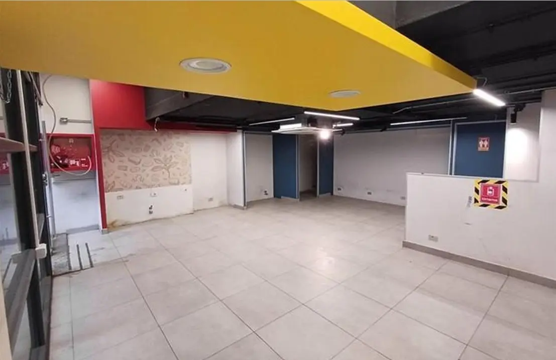 Local Comercial Habilitado A Pasos De Alameda - 96,6 M2 — imagen 6