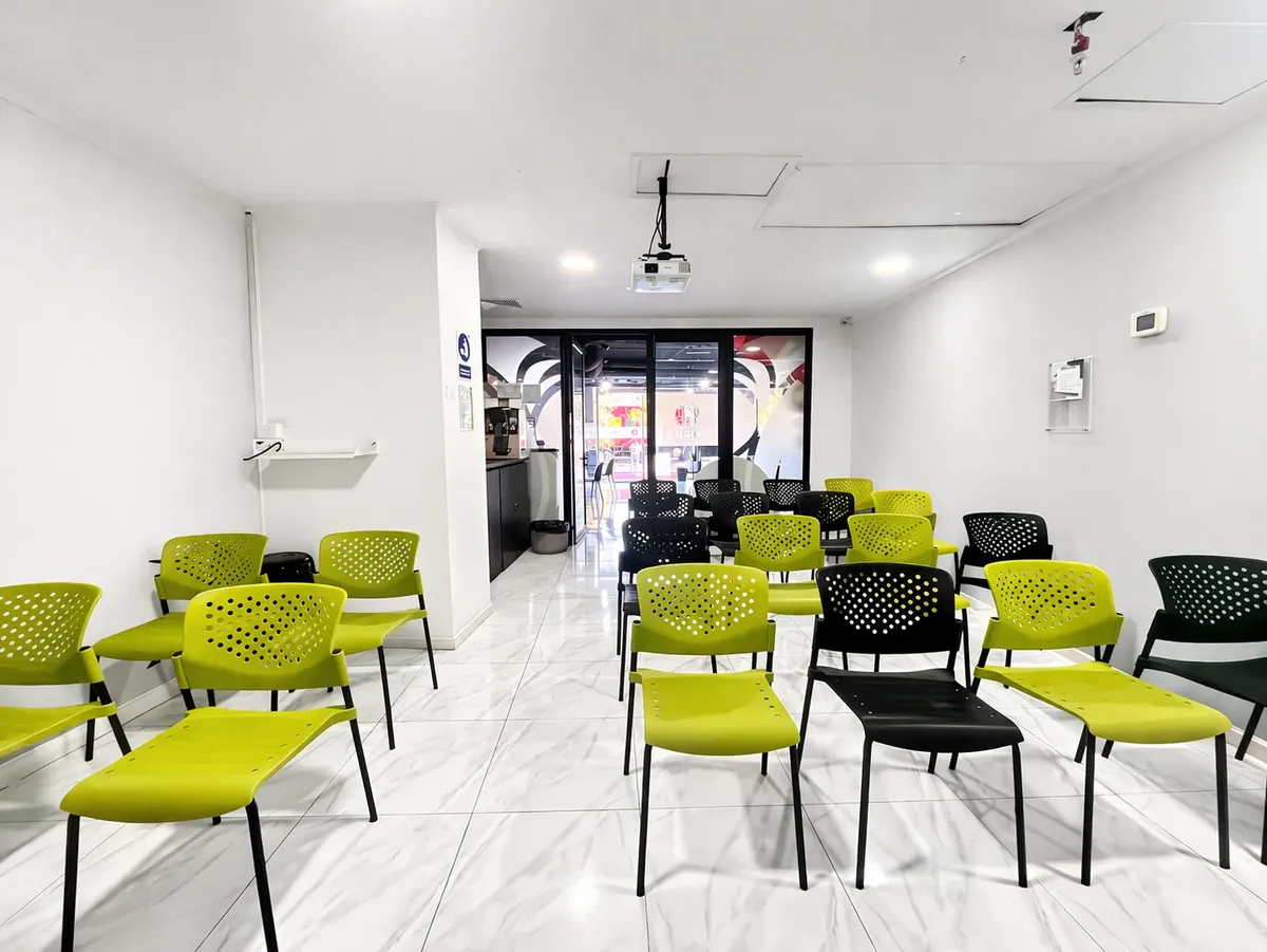 Local Comercial 177,7. Barrio Costanera Center — imagen 7