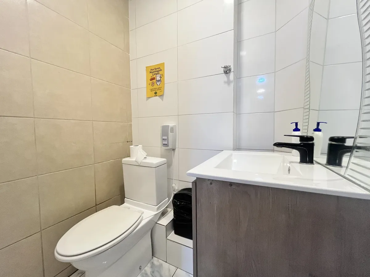 Local Comercial 177,7. Barrio Costanera Center — imagen 9