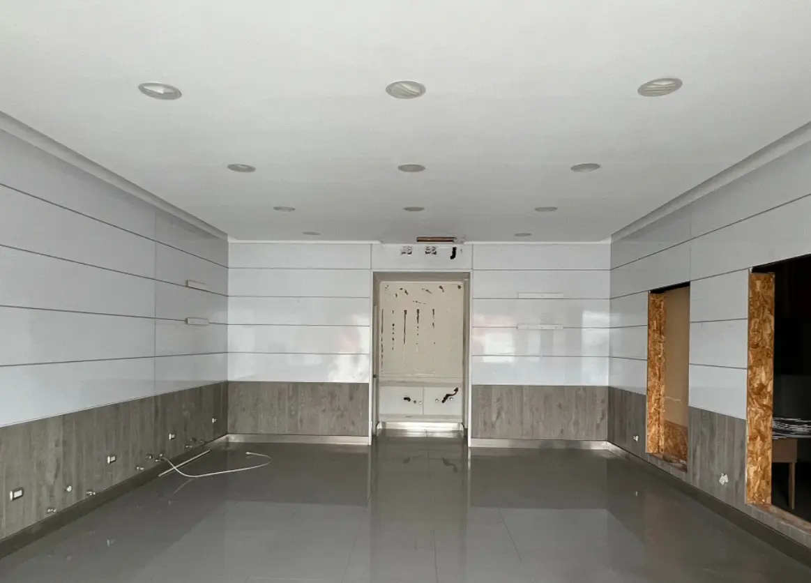 Arriendo De Local En Strip Center, Huechuraba, 100 M2 — imagen 3