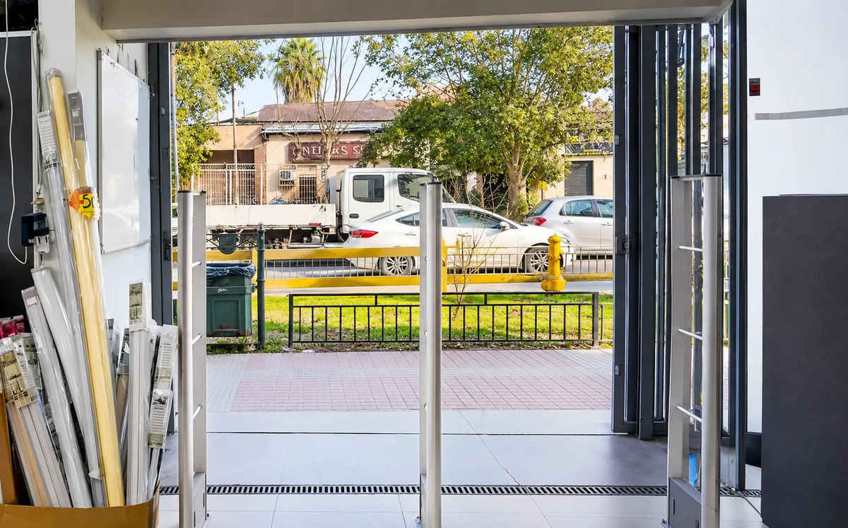 Local Comercial En Arriendo Buin | 650m2 + Estacionamiento — imagen 3