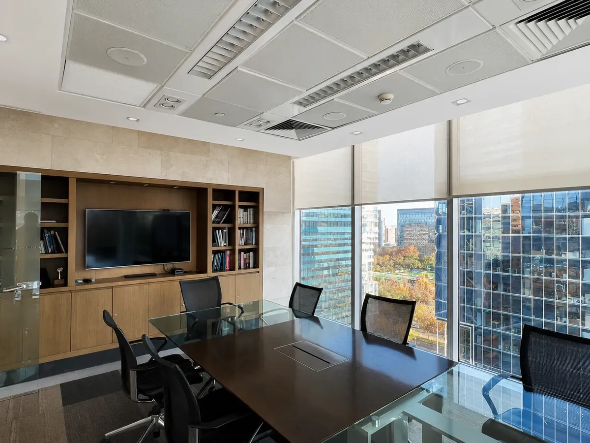 Elegante Oficina Clase A+ | Nueva Las Condes | Habilitada