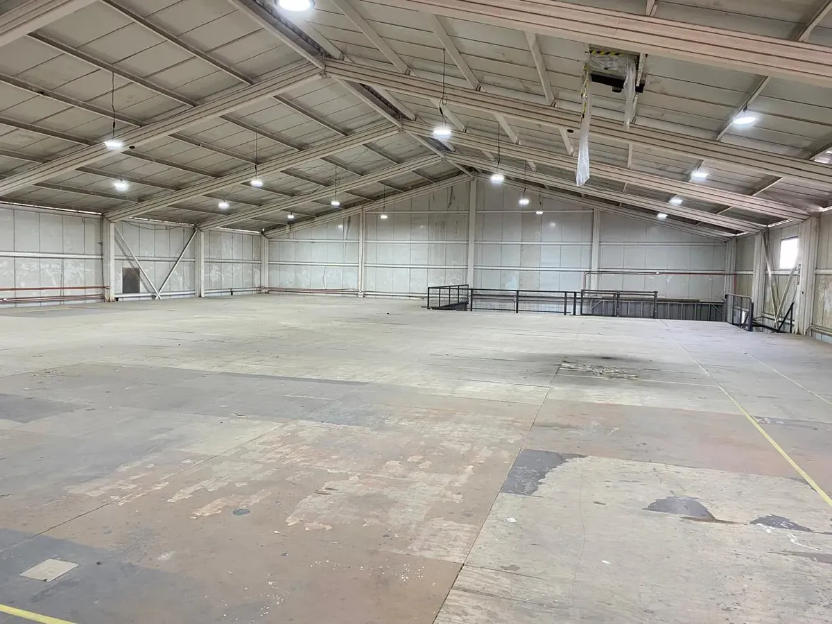 Arriendo Bodega Stand Alone De 2500m2 En Huechuraba